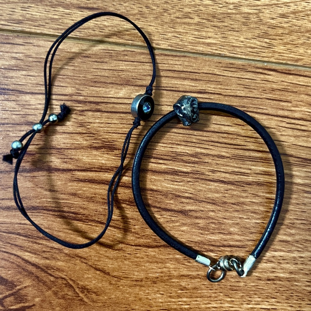 2 bracelets